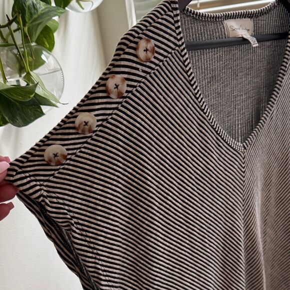 French Laundry Black and White Striped V-Neck Blouse - Picture 4 of 6